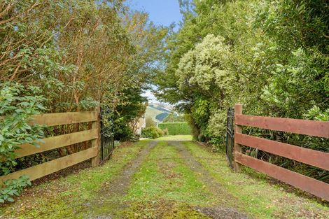 Photo of property in 296 Blueskin Road, Mihiwaka, Port Chalmers, 9081