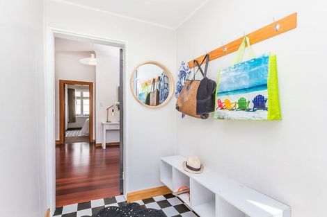 Photo of property in 224 The Parade, Island Bay, Wellington, 6023