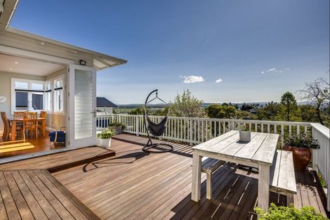Photo of property in 42 Simla Terrace, Hospital Hill, Napier, 4110