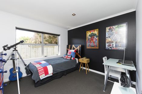 Photo of property in 31 Pegasus Place, Kelvin Grove, Palmerston North, 4414
