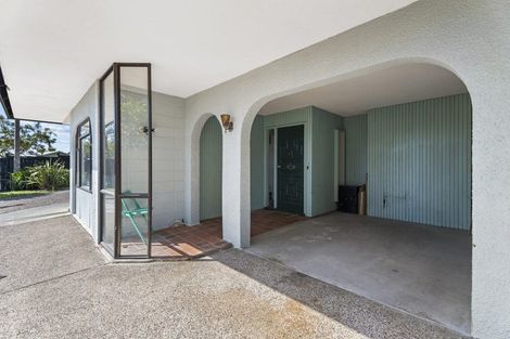 Photo of property in 64 Island Bay Road, Beach Haven, Auckland, 0626