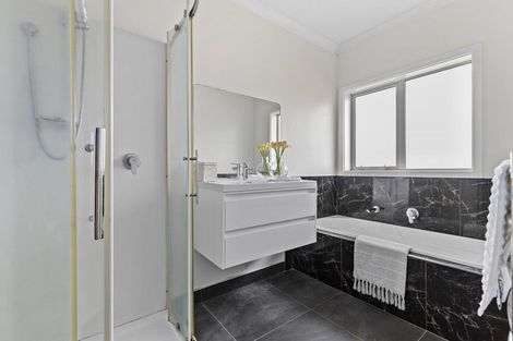 Photo of property in 27 Teatree Close, Huntington, Hamilton, 3210