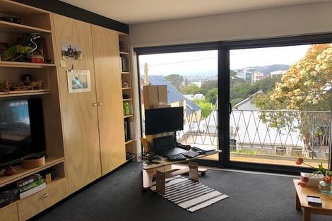Photo of property in Barton Flats, 1/9-11 Barton Terrace, Thorndon, Wellington, 6011