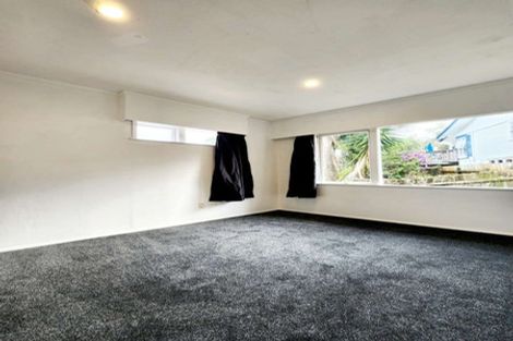 Photo of property in 1/63 Girrahween Drive, Totara Vale, Auckland, 0629