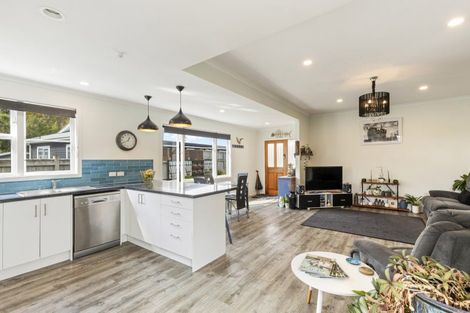 Photo of property in 56 Maire Street, Inglewood, 4330