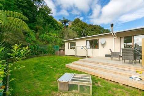 Photo of property in 77 Poplar Grove, Whalers Gate, New Plymouth, 4310