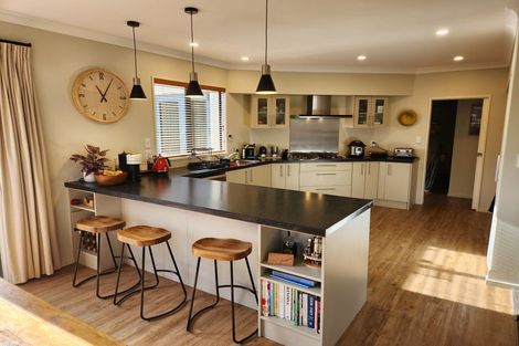 Photo of property in 2 Breton Close, Northwood, Christchurch, 8051