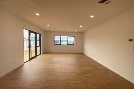 Photo of property in 1 Pukeko Road, Hobsonville, 0616