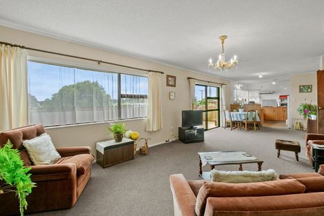 Photo of property in 15 Lydford Place, Spotswood, New Plymouth, 4310