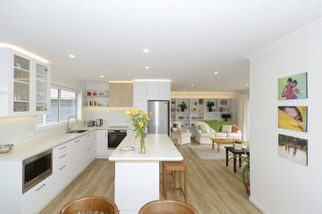Photo of property in 11 Ludecke Place, Sockburn, Christchurch, 8042