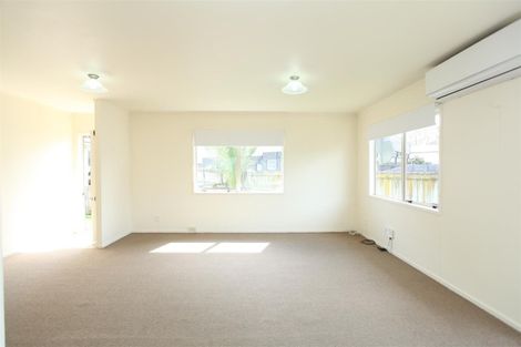 Photo of property in 2/62 Walworth Avenue, Pakuranga Heights, Auckland, 2010