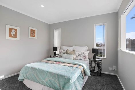 Photo of property in 20a Karamu Street, Te Atatu Peninsula, Auckland, 0610