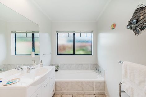 Photo of property in 3 Cabernet Close, Paraparaumu, 5032