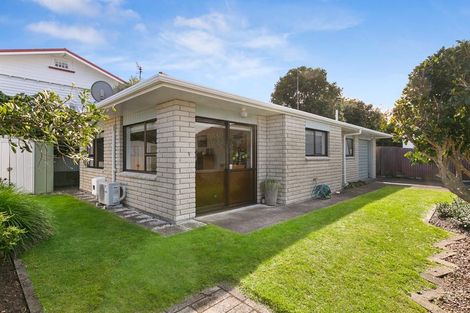 Photo of property in 76a Tukapa Street, Westown, New Plymouth, 4310