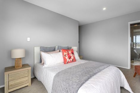 Photo of property in 22 Drayton Drive, Mount Pleasant, Christchurch, 8081