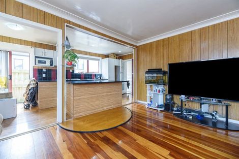 Photo of property in 9 Lloyd Avenue, Papatoetoe, Auckland, 2025