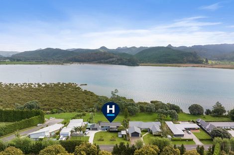 Photo of property in 65 Tangiteroria Lane, Pauanui, Hikuai, 3579