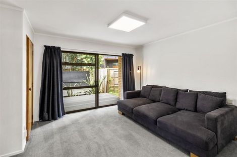 Photo of property in 9 Gloria Avenue, Te Atatu Peninsula, Auckland, 0610