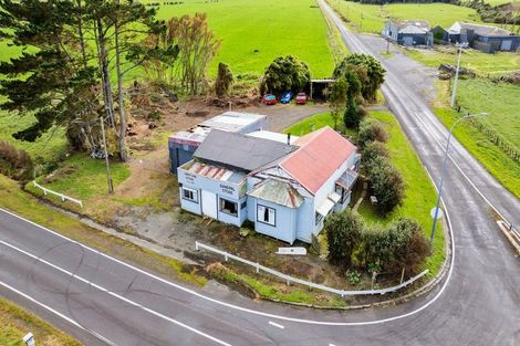 Photo of property in 2124 Eltham Road, Awatuna, Hawera, 4679