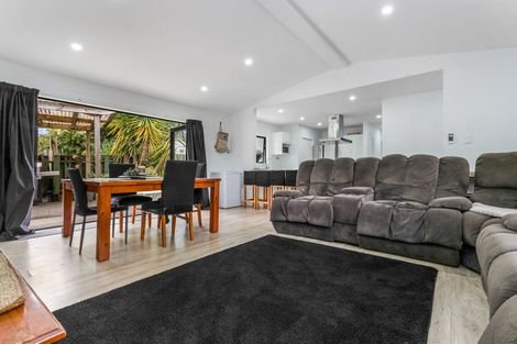 Photo of property in 54 Titoki Street, Te Atatu Peninsula, Auckland, 0610