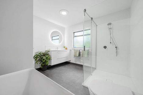 Photo of property in 1/2 Larchwood Grove, Rangatira Park, Taupo, 3330