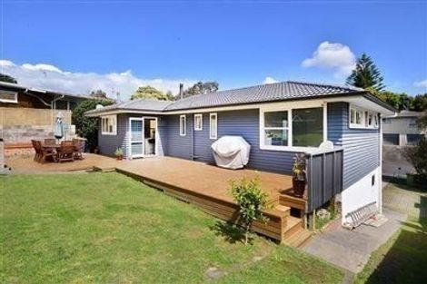Photo of property in 17 Kathleen Street, Totara Vale, Auckland, 0627