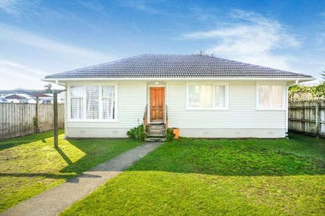 Photo of property in 43 Hereford Street, Te Atatu Peninsula, Auckland, 0610