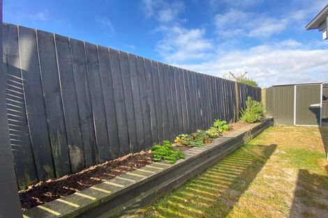 Photo of property in 5 Stoneleigh Green, Parklands, Christchurch, 8083