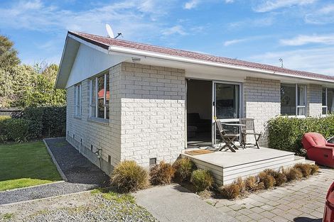 Photo of property in 64 Crofton Road, Harewood, Christchurch, 8051