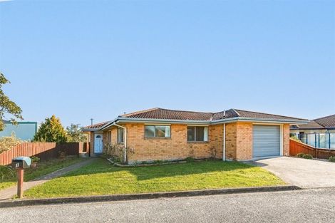 Photo of property in 1 Rochfort Place, Westport, 7825