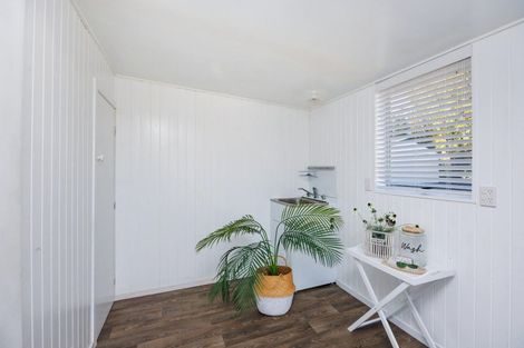 Photo of property in 8 Norwich Place, Awapuni, Palmerston North, 4412