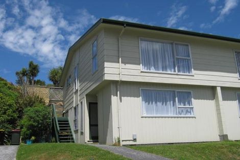 Photo of property in 34a Colchester Crescent, Newlands, Wellington, 6037