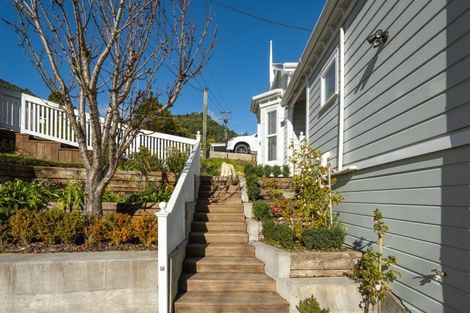 Photo of property in 5 Taranaki Street, Picton, 7220