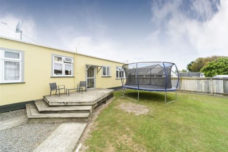 Photo of property in 77 Hillcrest Drive, Kelvin Grove, Palmerston North, 4414