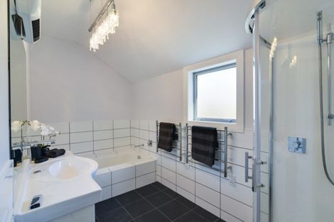 Photo of property in 2 Nugget Knob, Queenstown, 9300