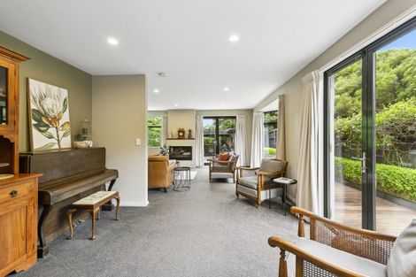 Photo of property in 125 Westchester Drive, Churton Park, Wellington, 6037