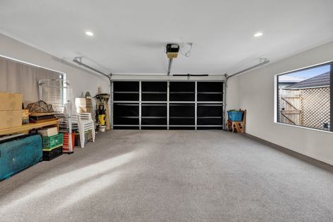 Photo of property in 2 Kawaroa Close, New Plymouth, 4310
