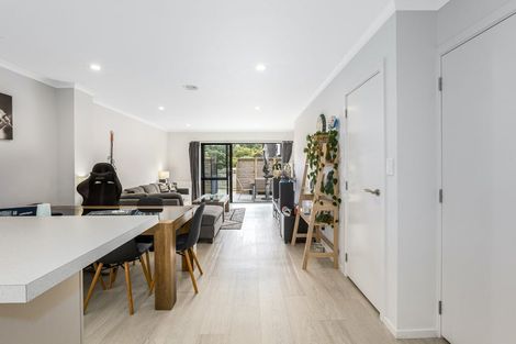 Photo of property in 9u7 Surrey Street, Tawa, Wellington, 5028