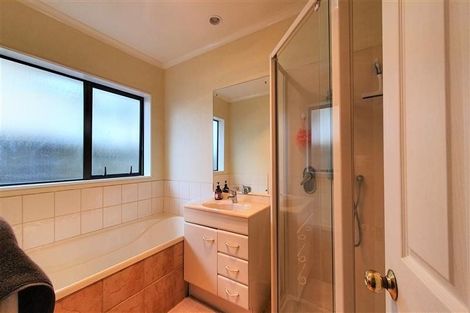 Photo of property in 1/21 Glanworth Place, Dannemora, Auckland, 2016