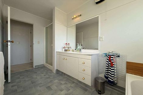 Photo of property in 11 Charleston Avenue, Boulcott, Lower Hutt, 5011