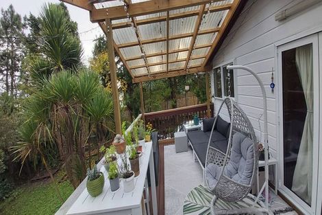 Photo of property in 1 Willowbrook Place, Titirangi, Auckland, 0604