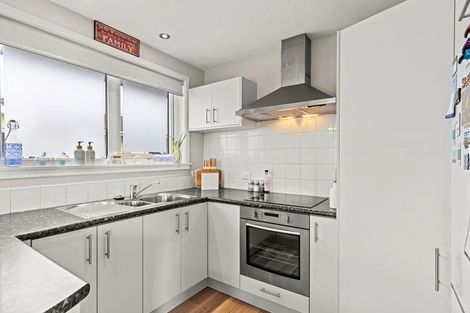 Photo of property in 21 La Perouse Place, Northcote, Christchurch, 8052