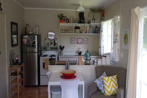 Photo of property in 2/17 Huntingdon Street, Northland, Wellington, 6012