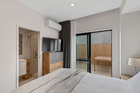 Photo of property in 6 Parenga Lane, Kumeu, 0810