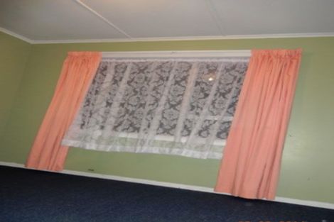 Photo of property in 2 Christmas Road, Manurewa, Auckland, 2102