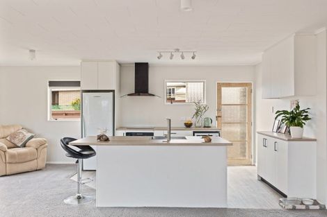 Photo of property in 3/166 Ngamotu Road, Spotswood, New Plymouth, 4310