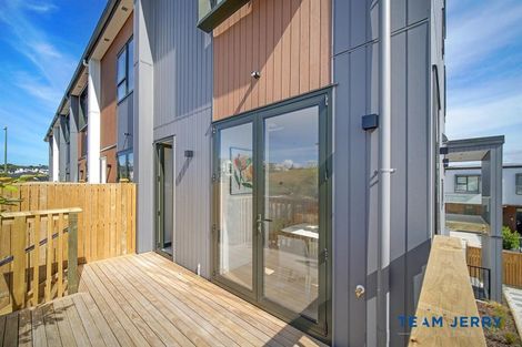 Photo of property in 1 Heketara Way, Massey, 0614