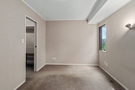 Photo of property in 76 Barbados Drive, Unsworth Heights, Auckland, 0632