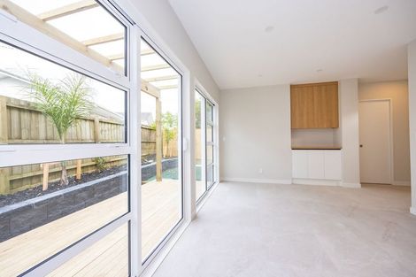 Photo of property in 34 Hellyers Street, Birkdale, Auckland, 0626
