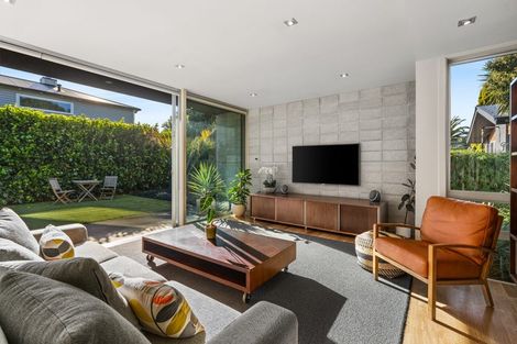Photo of property in 20 Augusta Street, Redcliffs, Christchurch, 8081